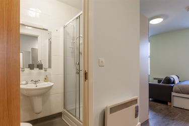 1 bed flat, 17-23 High Street, City Centre, Bangor, LL571NP - Image 3